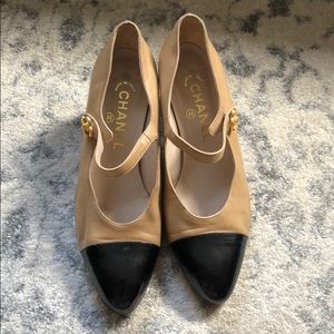 Vintage Chanel Pumps - Authentic